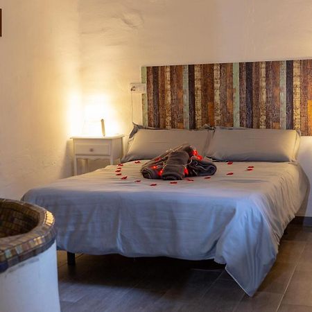 Xàtiva Fortress Jacuzzi Suites מראה חיצוני תמונה