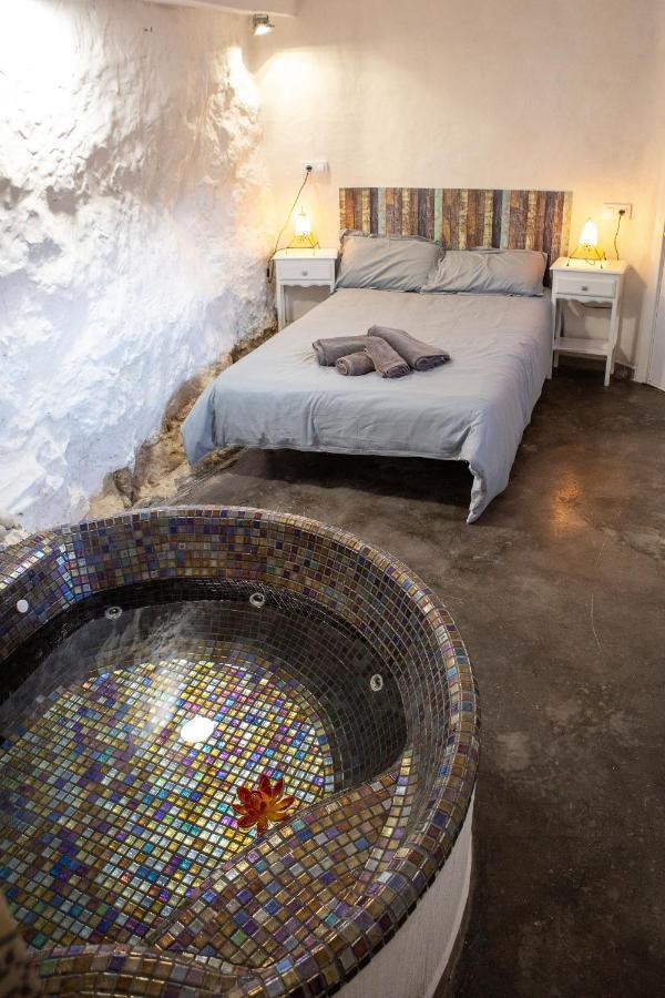 Xàtiva Fortress Jacuzzi Suites מראה חיצוני תמונה