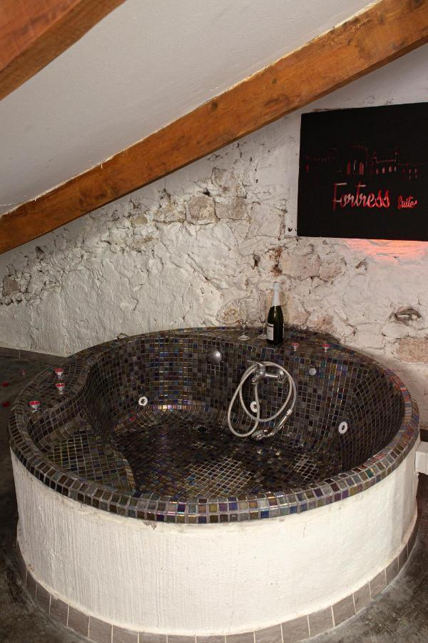 Xàtiva Fortress Jacuzzi Suites מראה חיצוני תמונה
